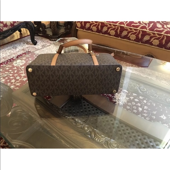 2pcs Michael Kors large Signature sady&wallet - Picture 6 of 8